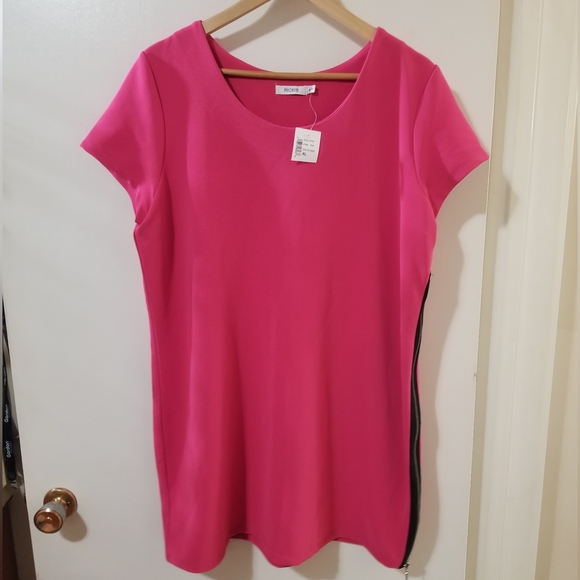 Ricki's Tops - Ricki’s Pink Short Sleeve Tunic Top Side Zipper Stripe Detail XL